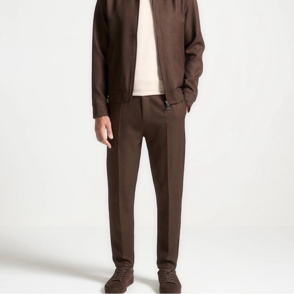 Maniere De Voir Brown Lightweight Zip-Up Jacket
SZ L - Picture 5 of 13